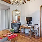 Maison Saintonge Hotel 4*