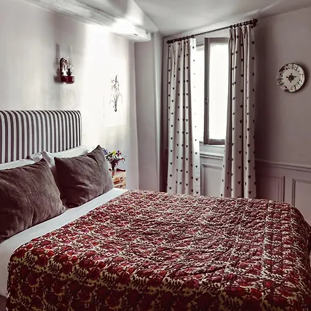 Maison Saintonge 4* Paris